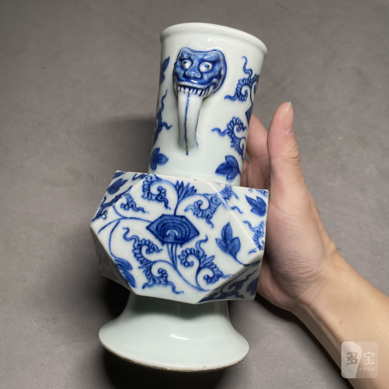 清雍正 青花牵牛花纹倭角尊 - 图8